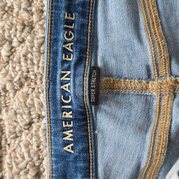 American Eagle Super Hi Rise Flare Jeans Size 2 X-Long Distressed - Picture 3 of 9